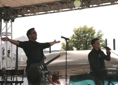 O Toseland και ο κιθαρίστας των Crash